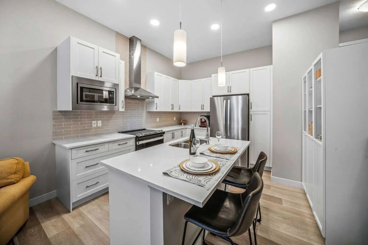 210 Crestbrook Common Southwest, Calgary – Residential Row/Townhouse Listing Photo 14
