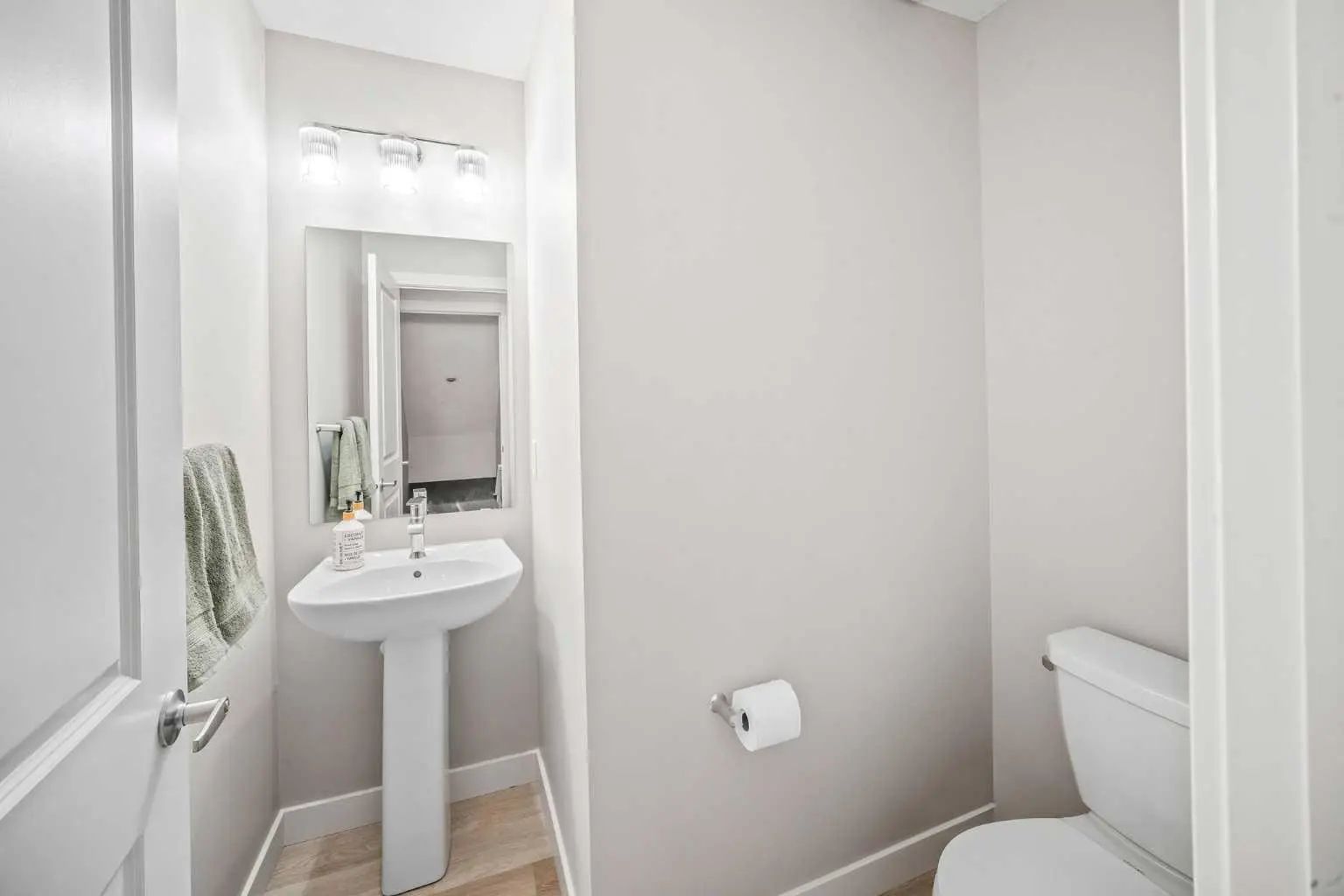210 Crestbrook Common Southwest, Calgary – Residential Row/Townhouse Listing Photo 16