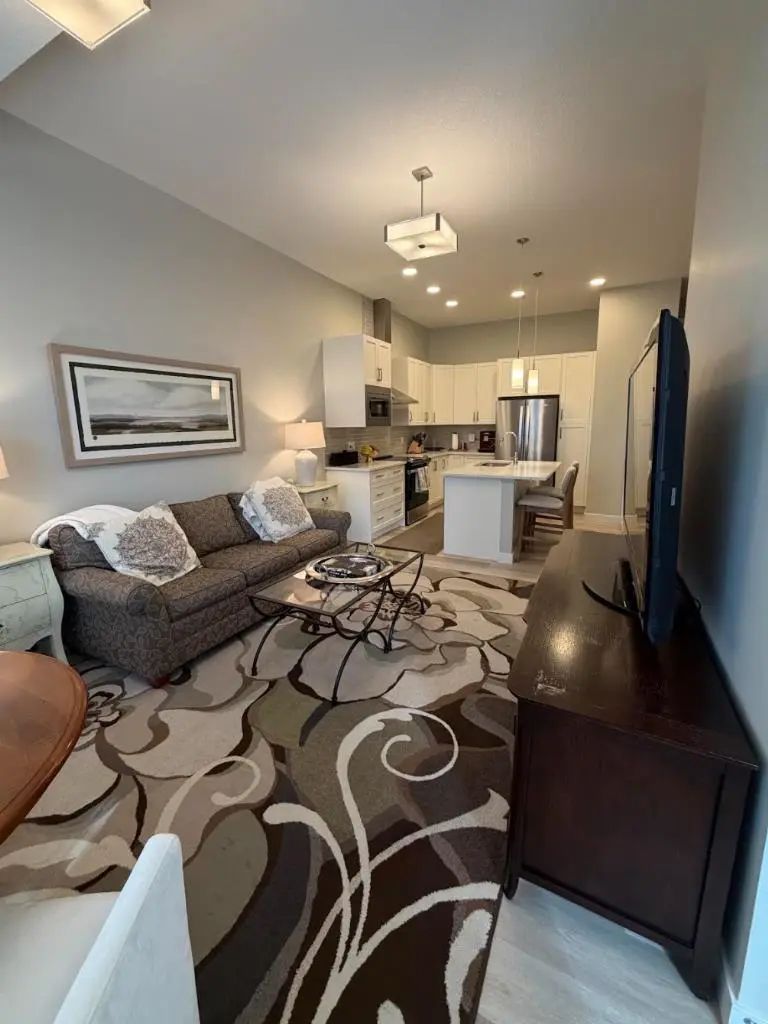 210 Crestbrook Common Southwest, Calgary – Residential Row/Townhouse Listing Photo 7