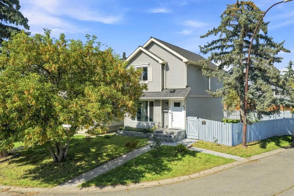 27 Erin Grove Close SE, Calgary