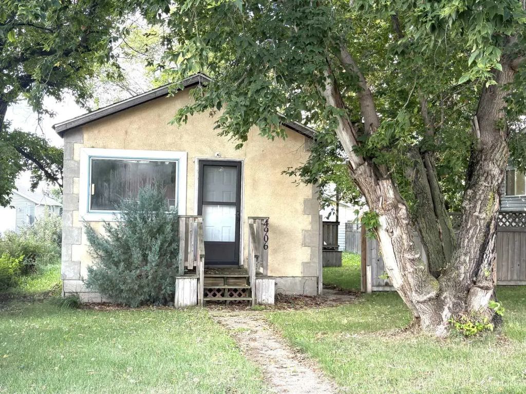 4906 49 Avenue , Forestburg