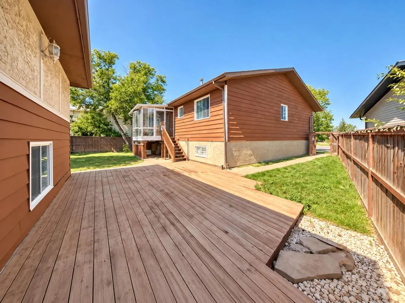 27 Castlebrook Court Northeast, Calgary – Residential Detached Listing Photo 7