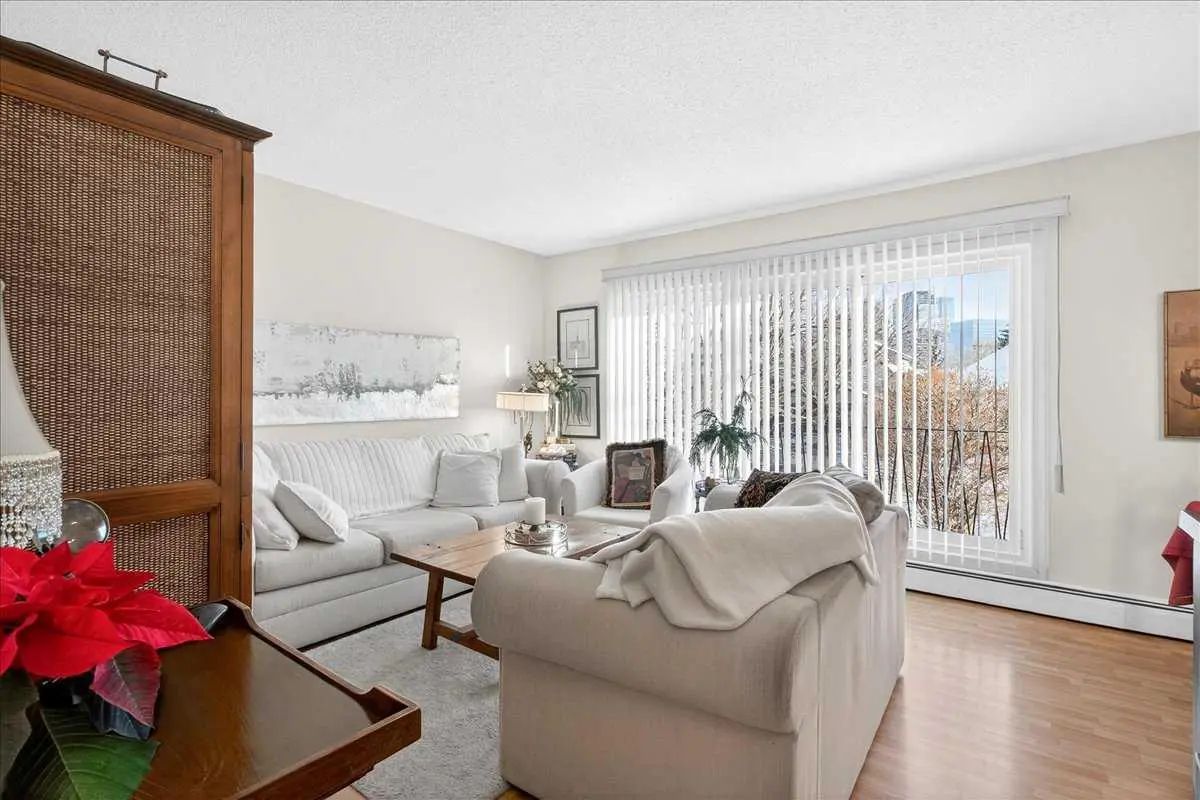 5 916 3 Avenue Northwest, Calgary – Residential Apartment Listing Photo 3