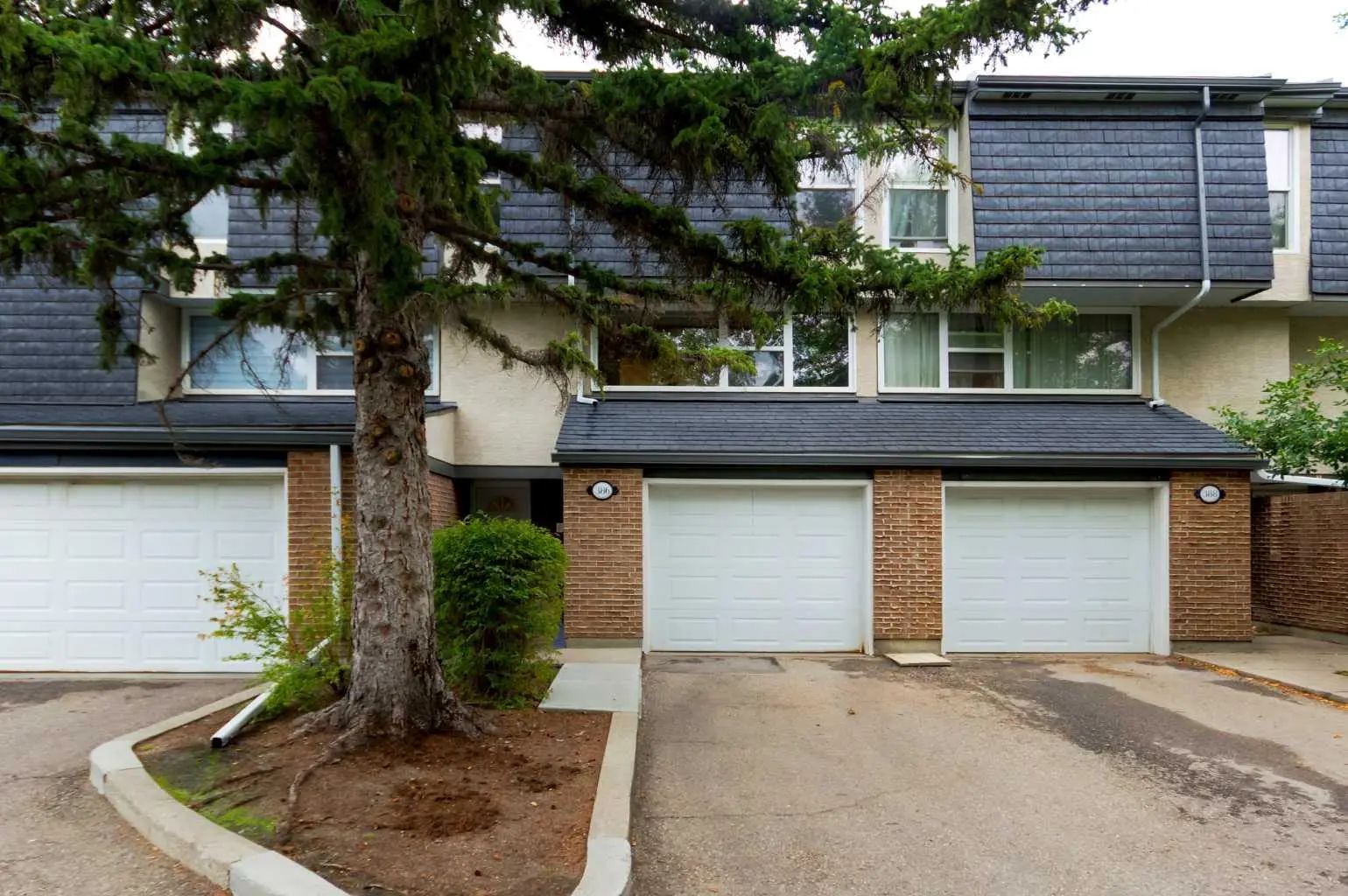 386 Brae Glen Crescent Sw, Calgary