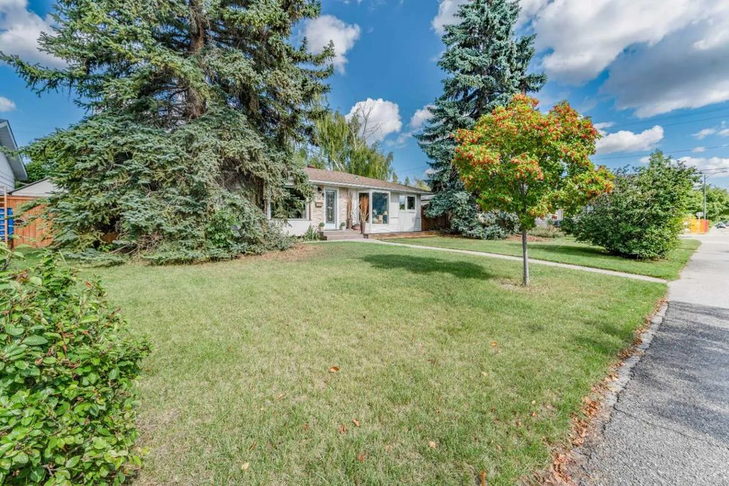 52 Windermere Road Sw, Calgary