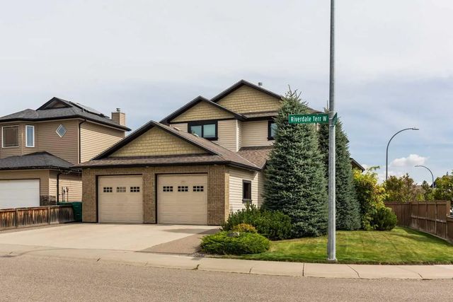 151 Riverdale Terrace W, Lethbridge
