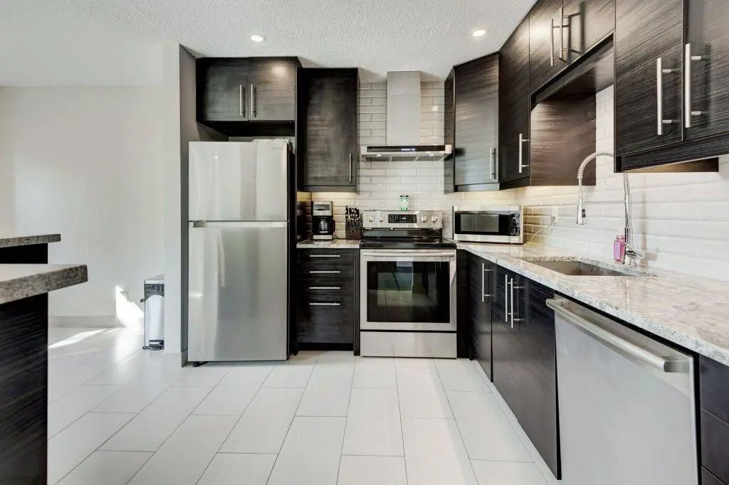 155 Bracewood Way Sw, Calgary