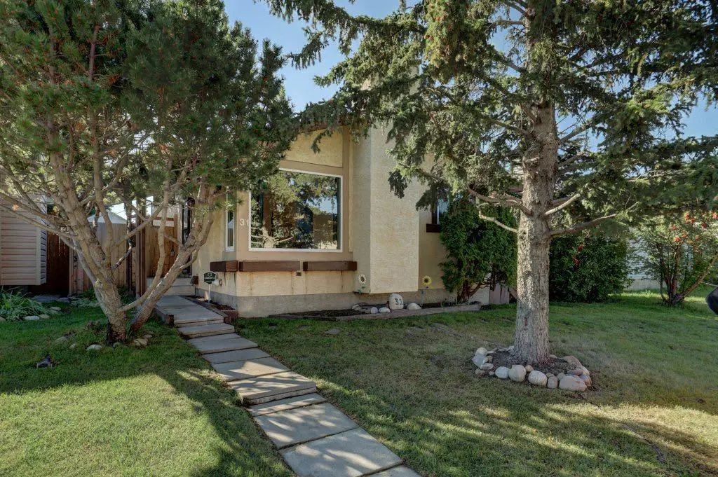 31 Castledale Way Ne, Calgary