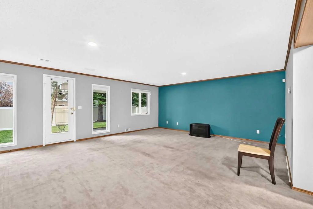 1030 Shawnee Road Sw, Calgary