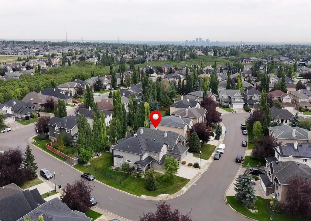 133 Strathlea Court Sw, Calgary