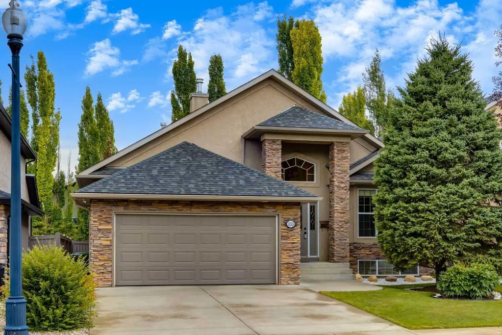 133 Strathlea Court Sw, Calgary
