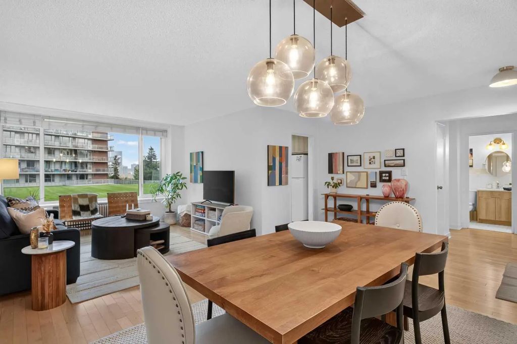 204 3316 Rideau Place SW, Calgary