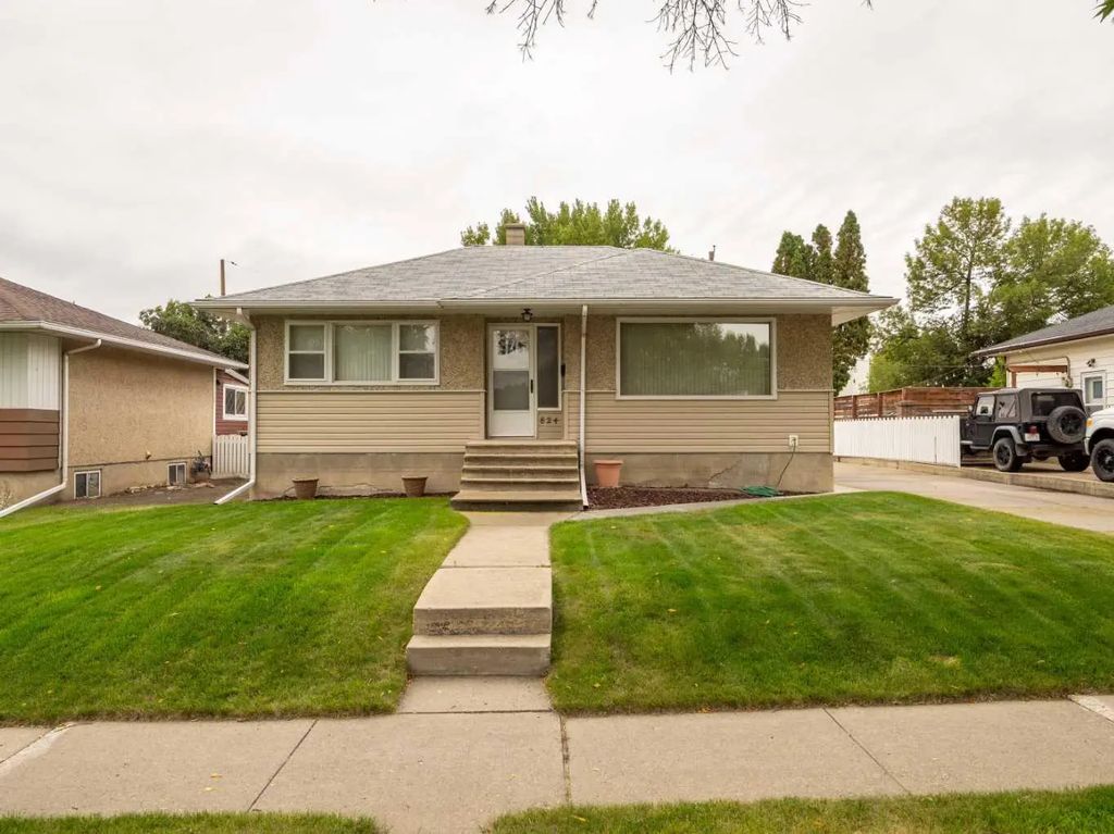 824 Stafford Drive N, Lethbridge