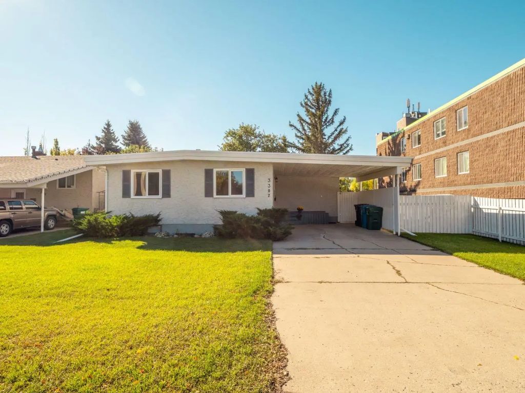 3302 20th Avenue S, Lethbridge
