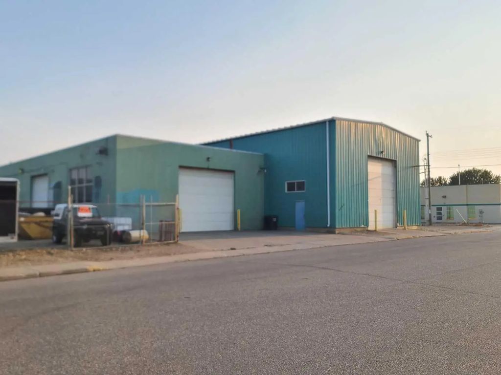 9503-9519 90 Avenue , Peace River
