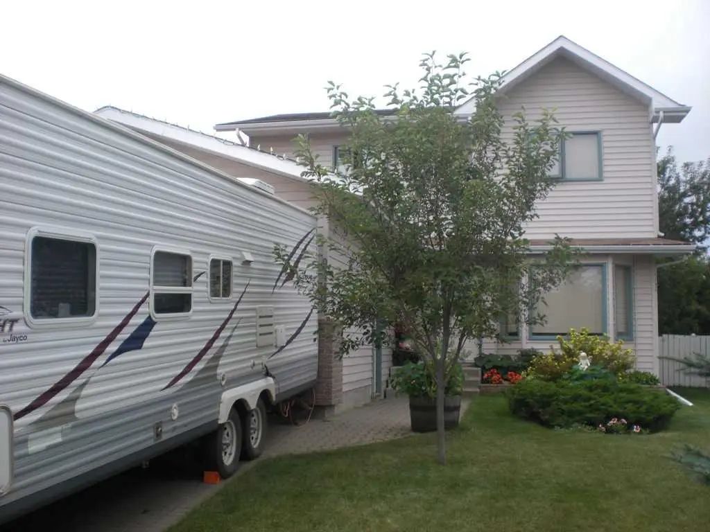 9441 64 Avenue , Grande Prairie