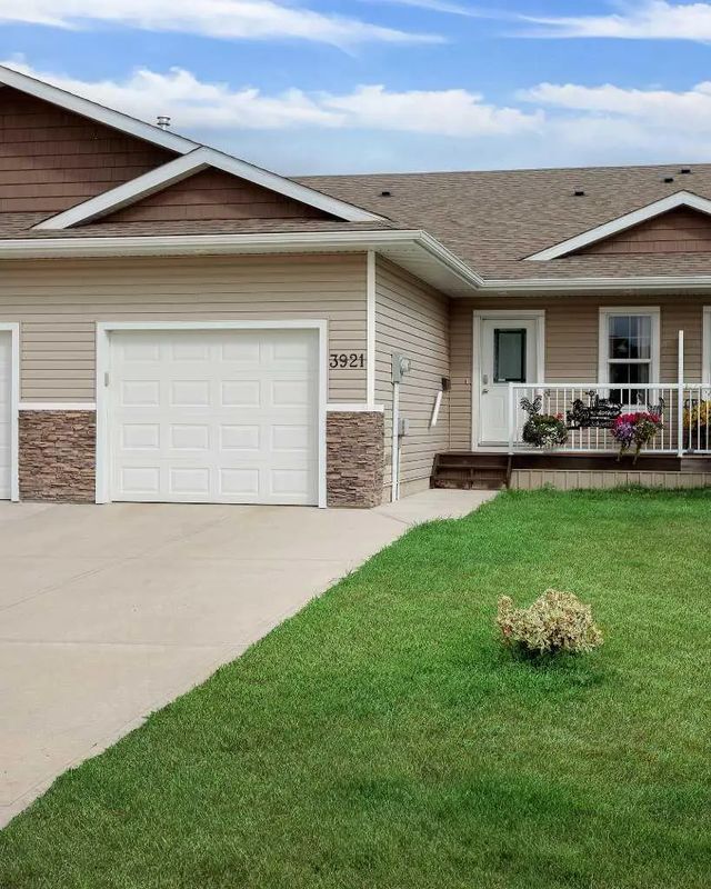 3921 75 Street , Camrose