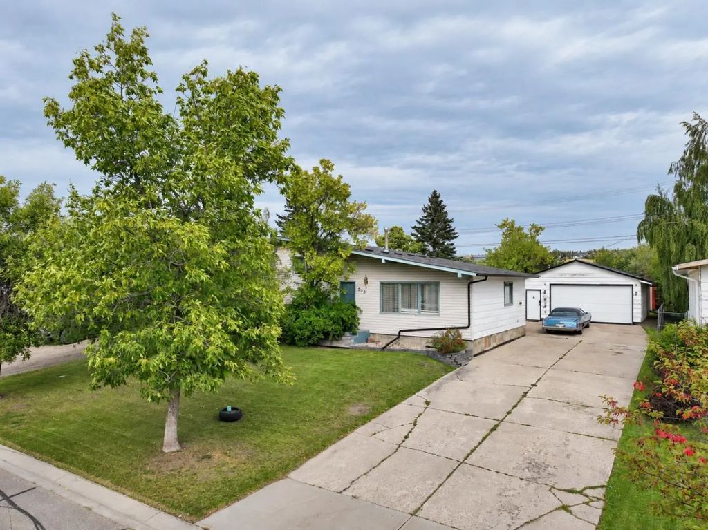 508 7 Avenue , Beaverlodge