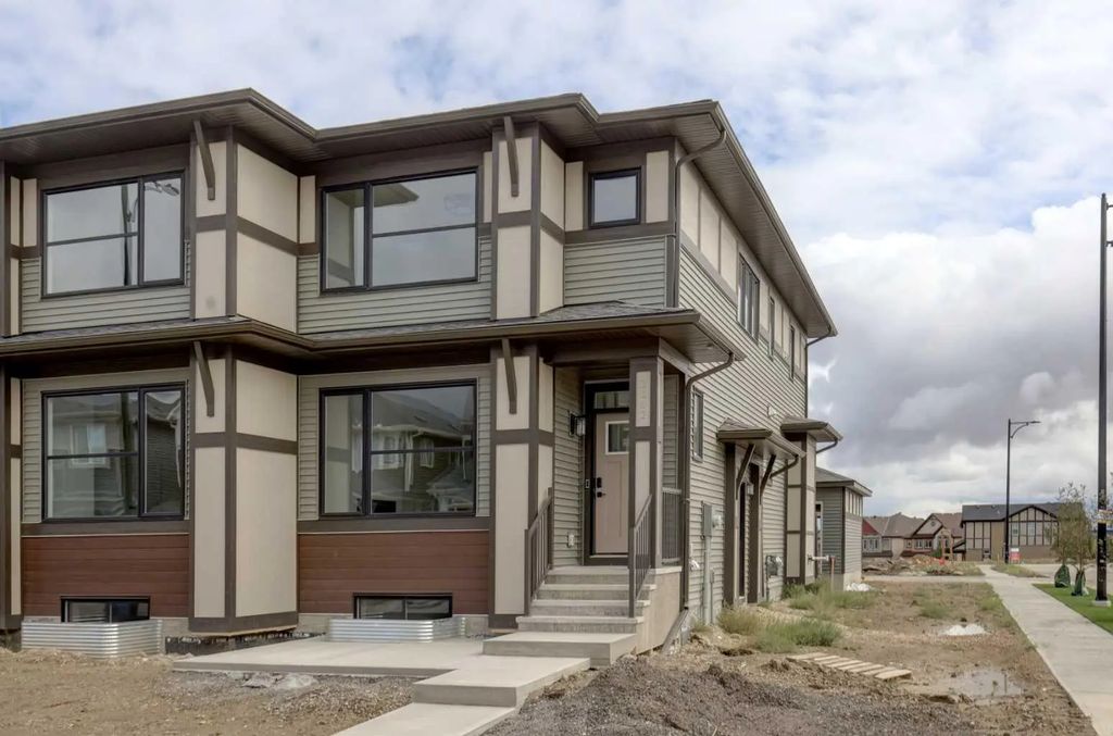 2002 Cobblebrook Crescent Sw, Airdrie