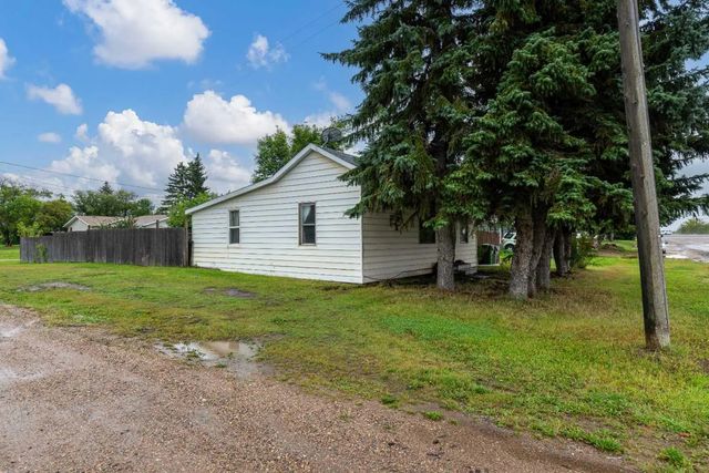 83 2 Street E, Lashburn