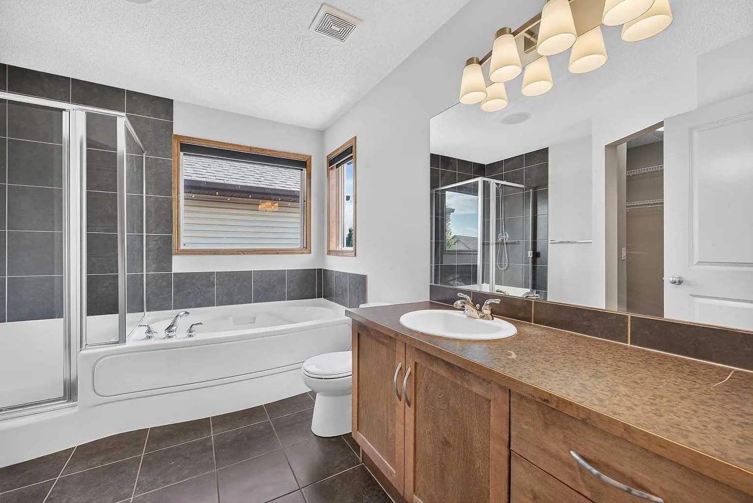 249 Elgin Manor Southeast, Calgary – Residential Detached Listing Photo 28