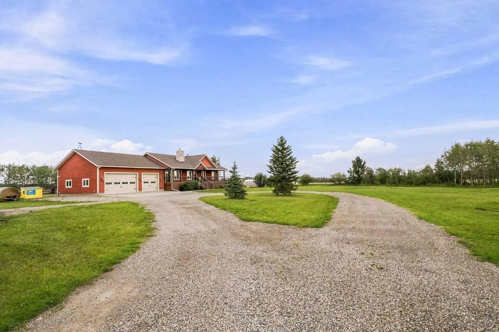 4446 Highway 579  , Rural Mountain View County