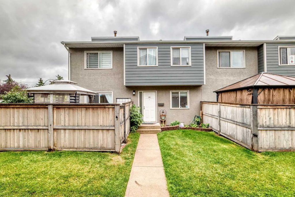10 219 90 Avenue Se, Calgary