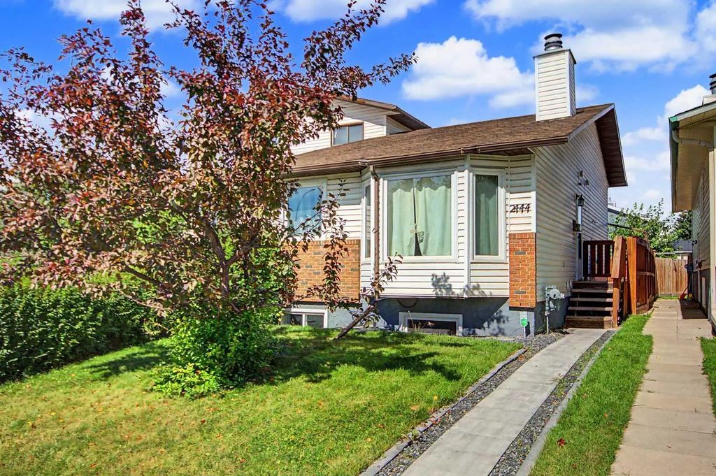 2444 Woodview Drive Sw, Calgary