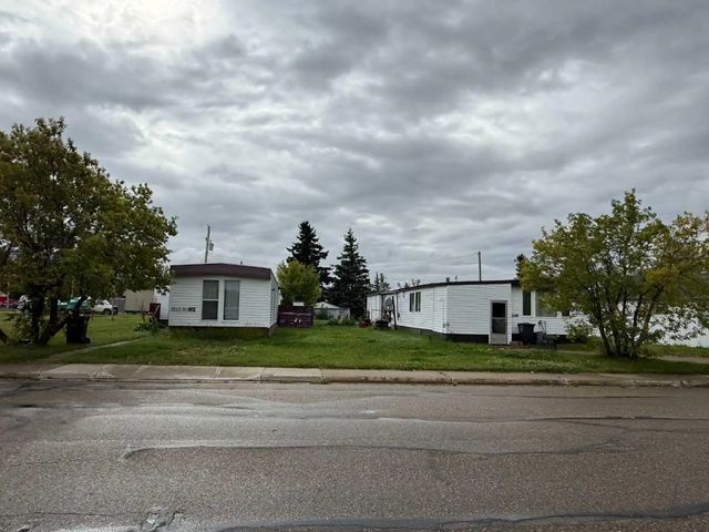 5107 5113 5117 51 Avenue , Berwyn