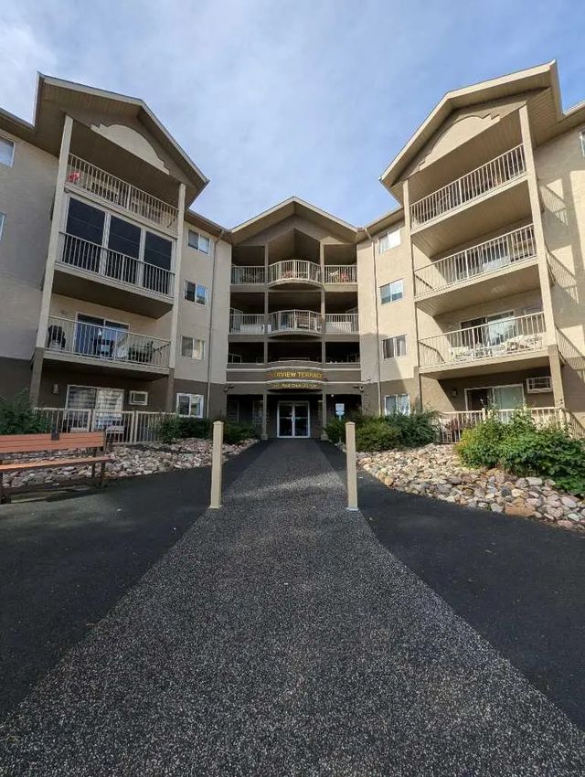 208 245 Red Deer Drive Sw, Medicine Hat