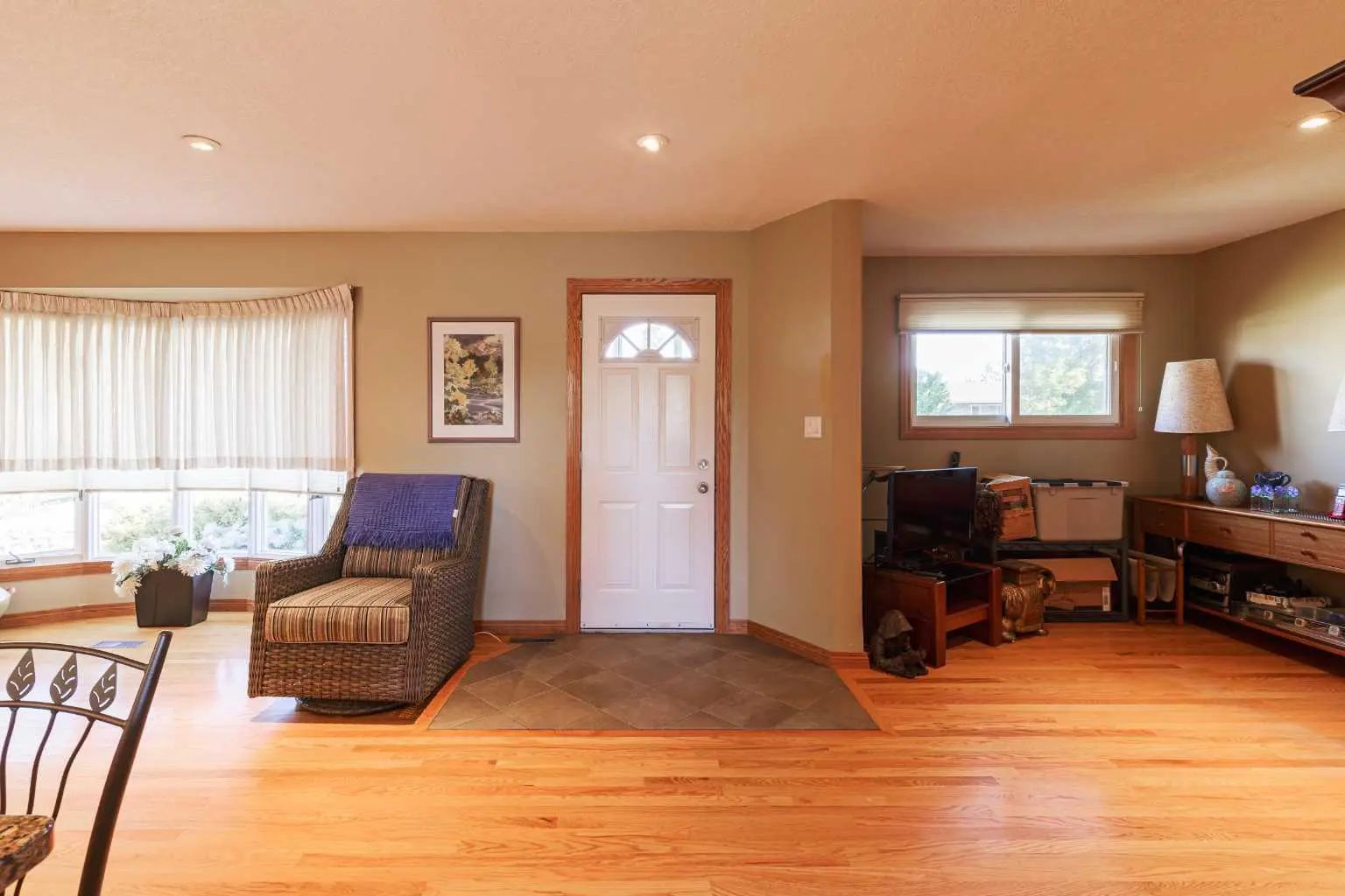 346 Rundleview Drive Northeast, Calgary – Residential Detached Listing Photo 4