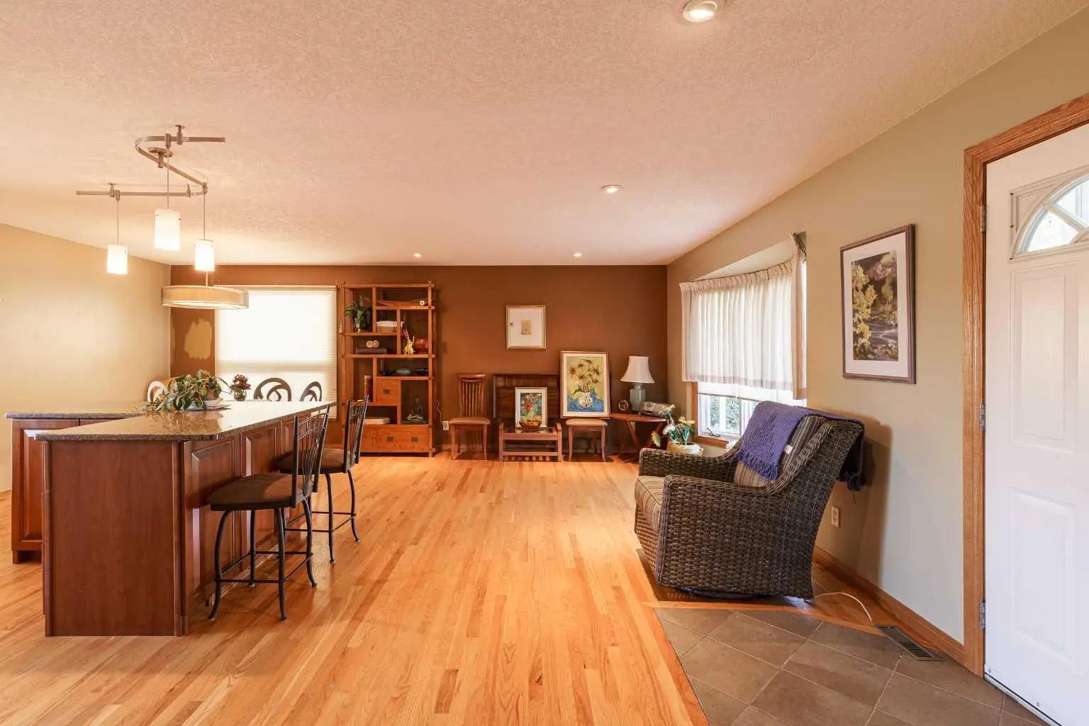 346 Rundleview Drive Northeast, Calgary – Residential Detached Listing Photo 6