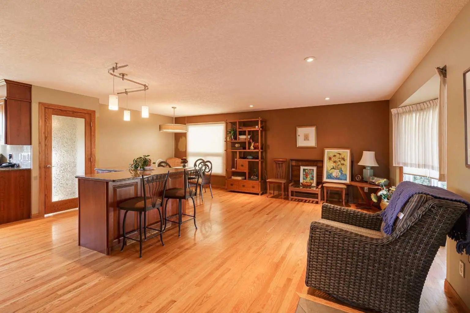 346 Rundleview Drive Northeast, Calgary – Residential Detached Listing Photo 7