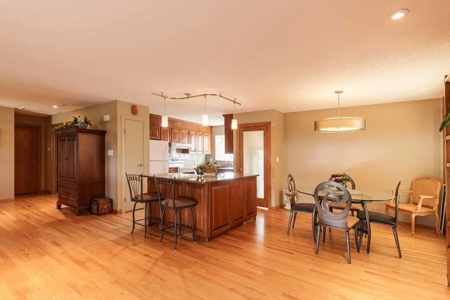 346 Rundleview Drive Northeast, Calgary – Residential Detached Listing Photo 9