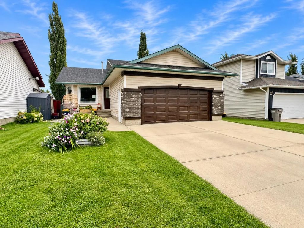 7425 103a Street , Grande Prairie