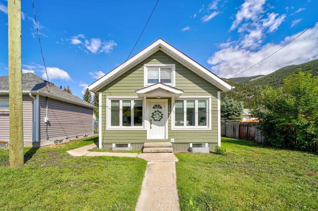13425 18 Avenue , Blairmore