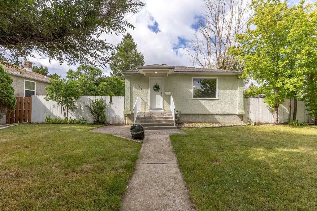 1102 20 Street S, Lethbridge
