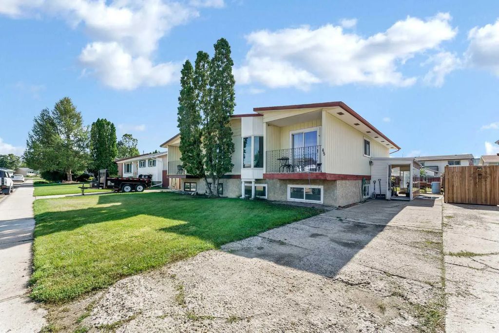 45 Clark Crescent Se, Medicine Hat