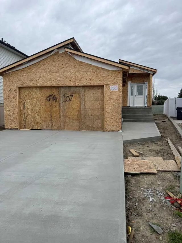 107 Sierra Road Sw, Medicine Hat