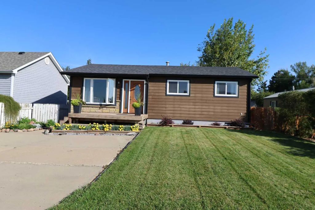 820 1 Ave  , Vauxhall