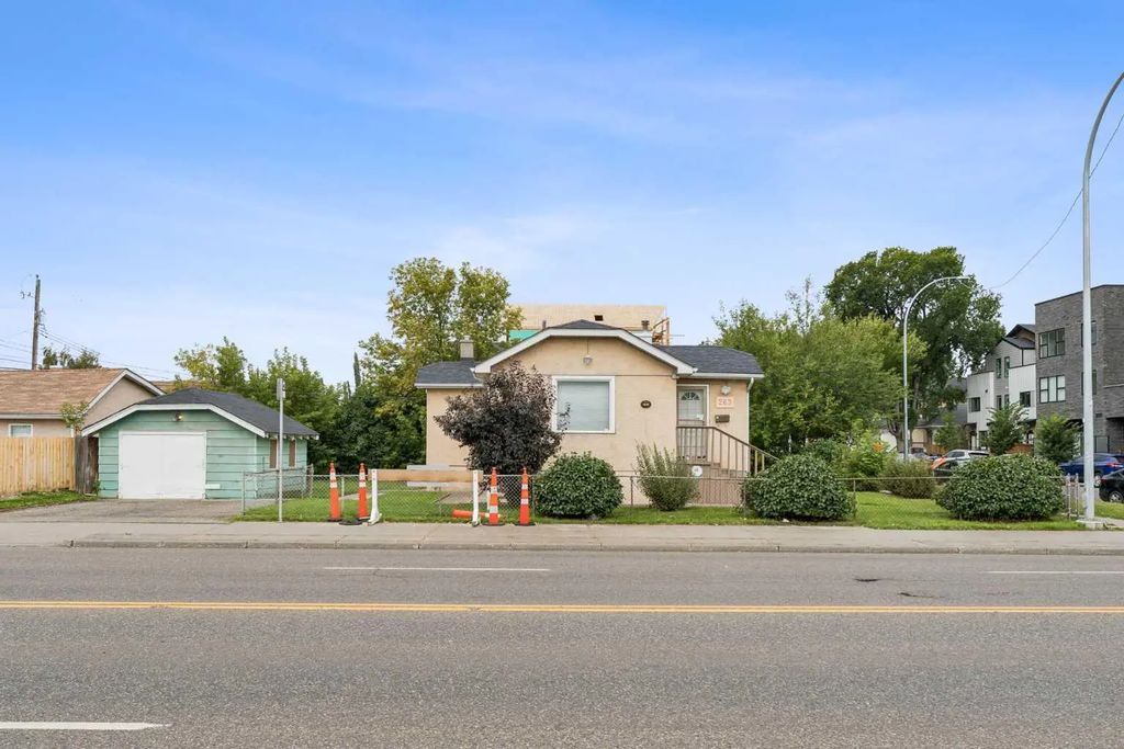 263 19 Avenue Ne, Calgary