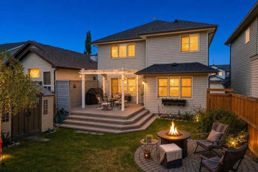 121 Rockyspring Terrace Nw, Calgary