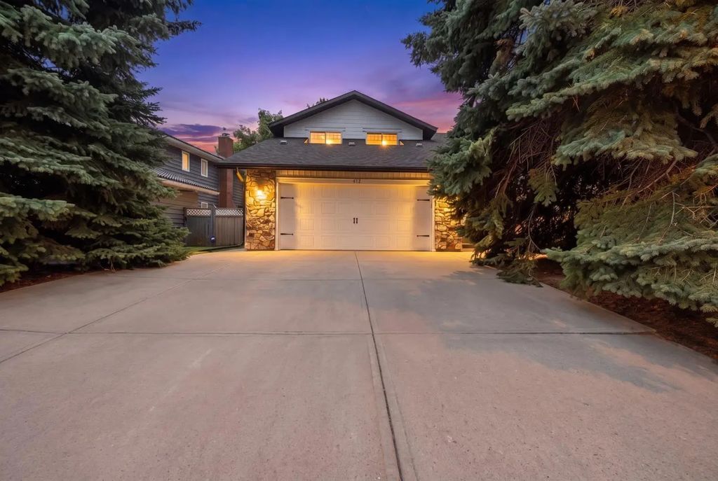411 135 Avenue Se, Calgary