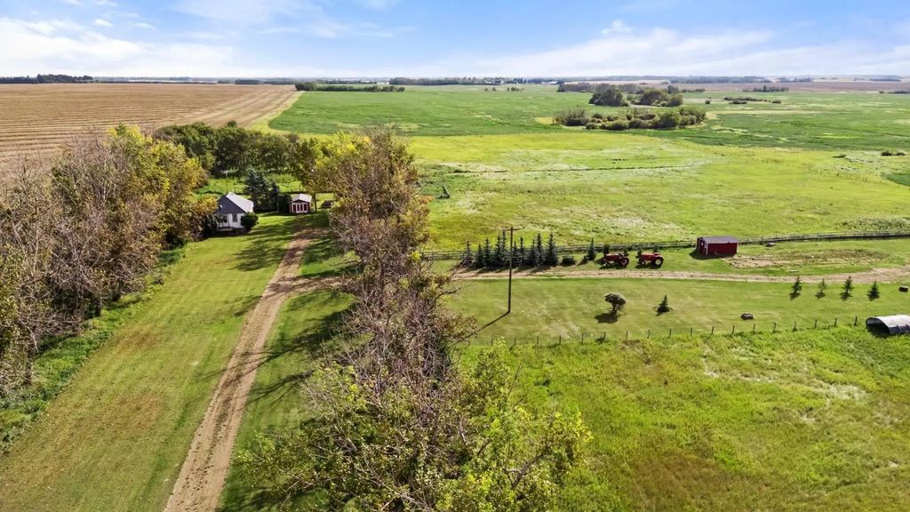 38339 Rr 195  , Rural Stettler No. 6, County of