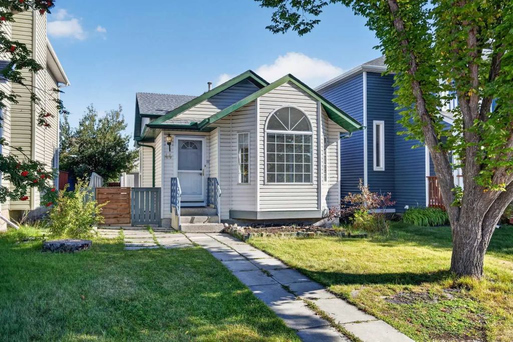 44 Harvest Gold Circle Ne, Calgary
