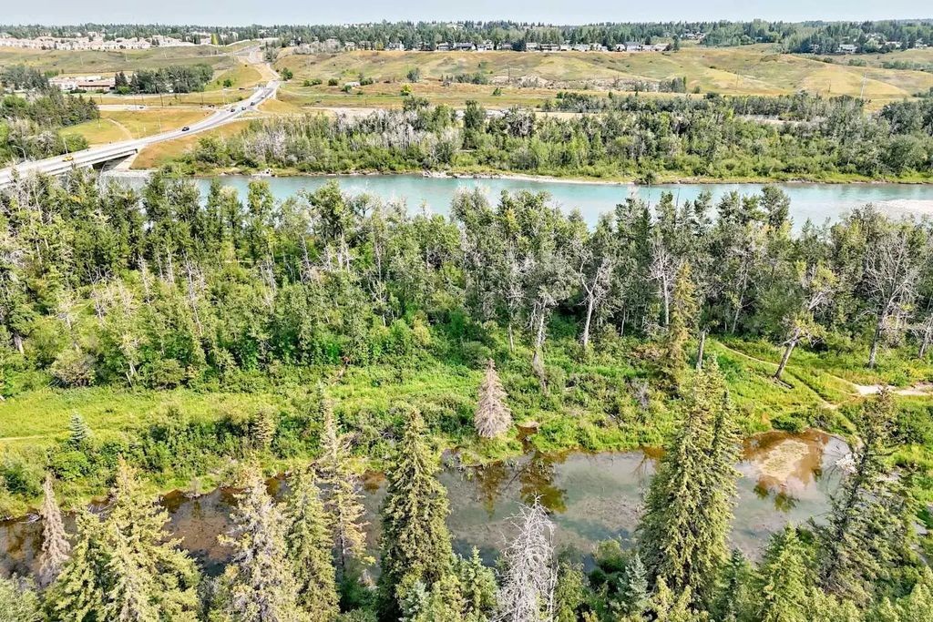 8335 47 Avenue Nw, Calgary