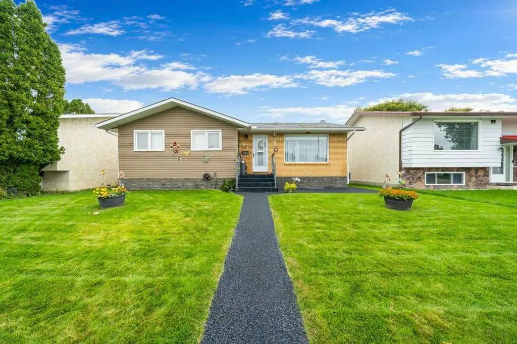 29 Cairns Way Se, Medicine Hat