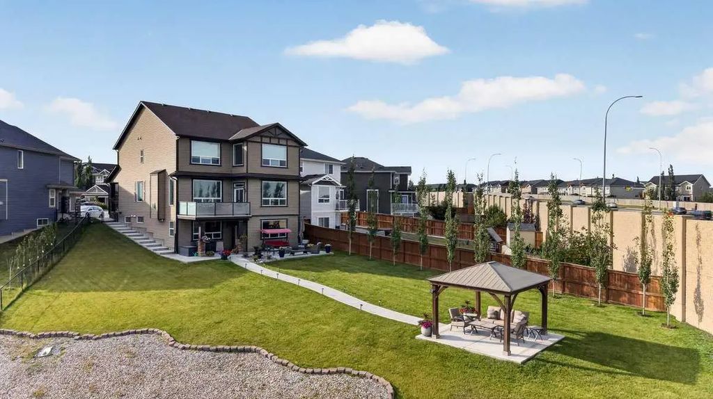 40 Sherwood Manor NW, Calgary