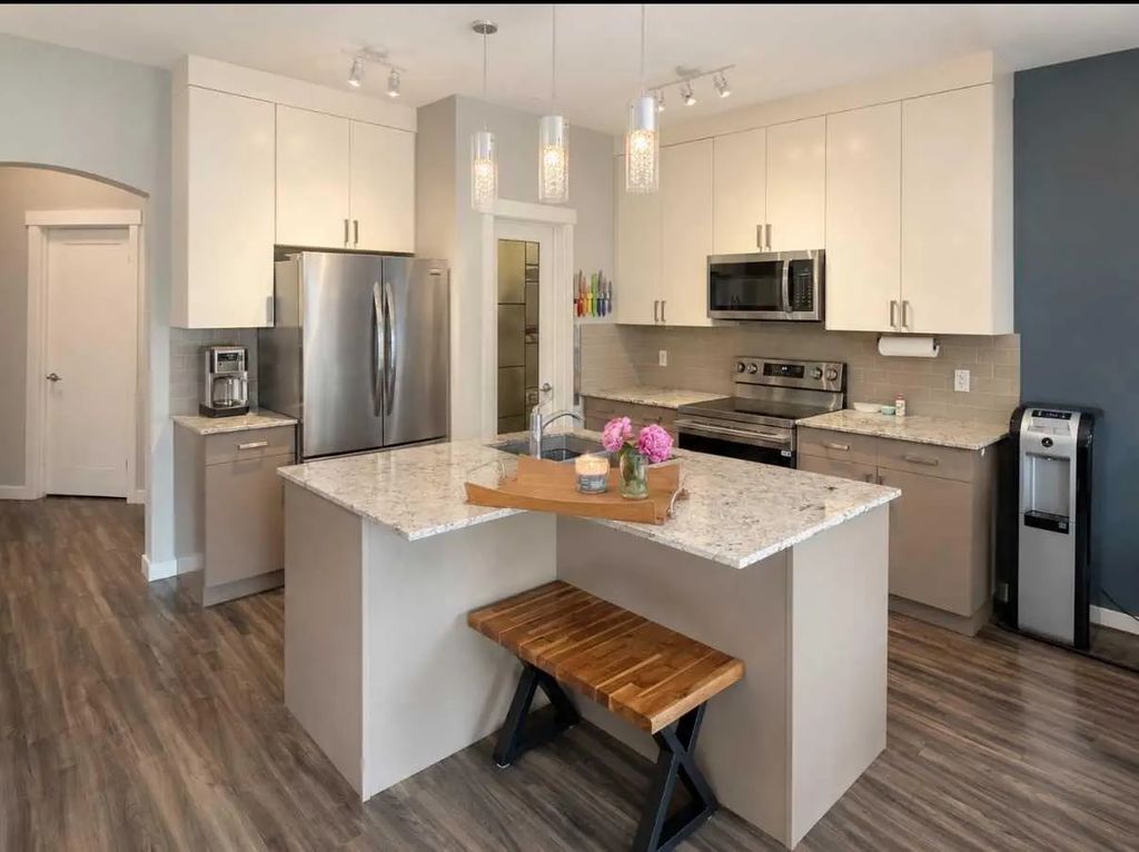 1155 Kings Heights Way Se, Airdrie