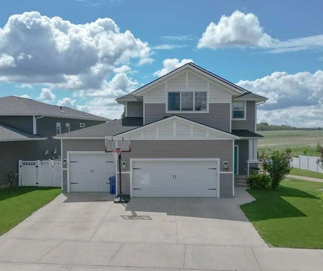 611 Robinson Avenue , Penhold